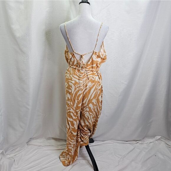 H&M Gold Tropical Sleeveless Flowy Jumpsuit Size Large - Picture 8 of 13
